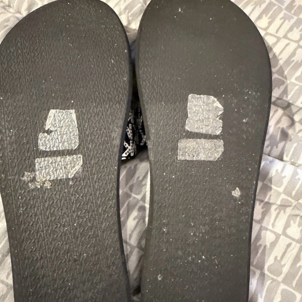 Michael Kors black optic white sequins slides size 8 - Picture 2 of 2